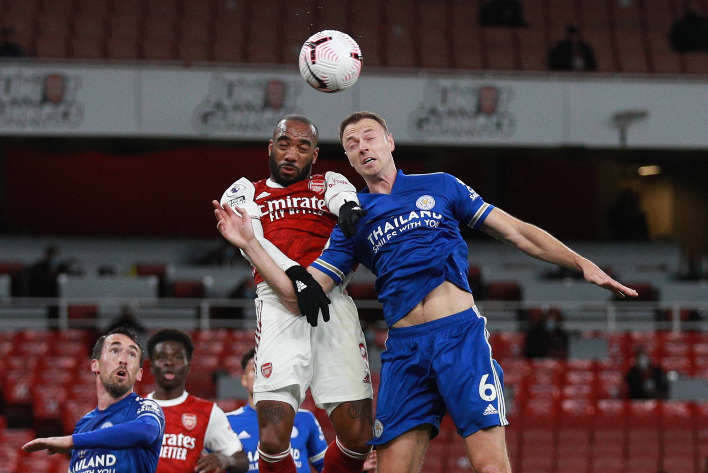 肋部直塞成 肋部直塞成